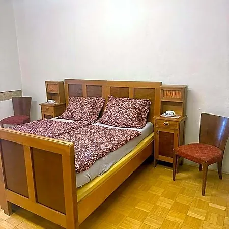 Hotel Zamek Hostalkovy *