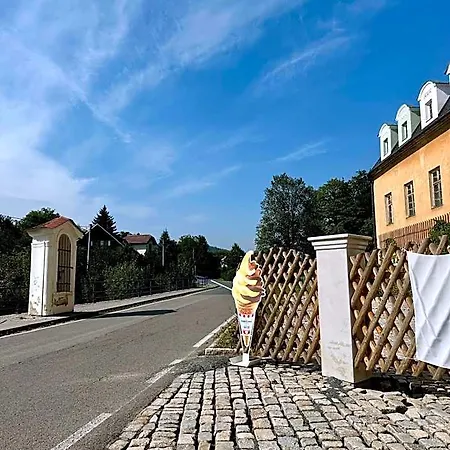 Hotel Zamek Hostalkovy Adamov (Moravia-Silesia)
